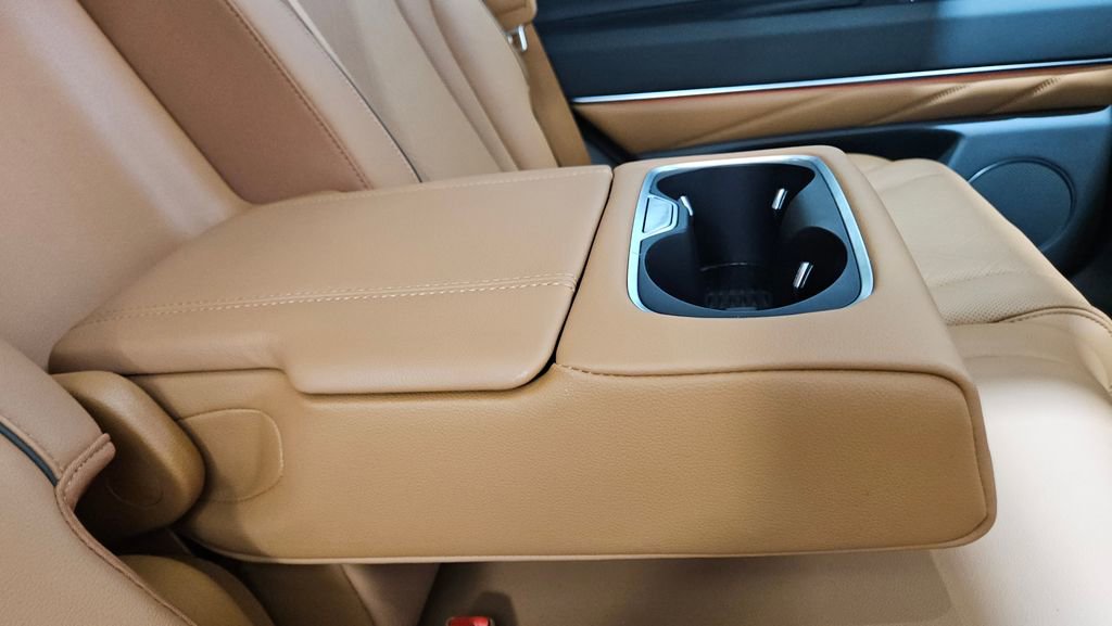 Used 2025 Genesis GV80 2.5T Prestige image 14