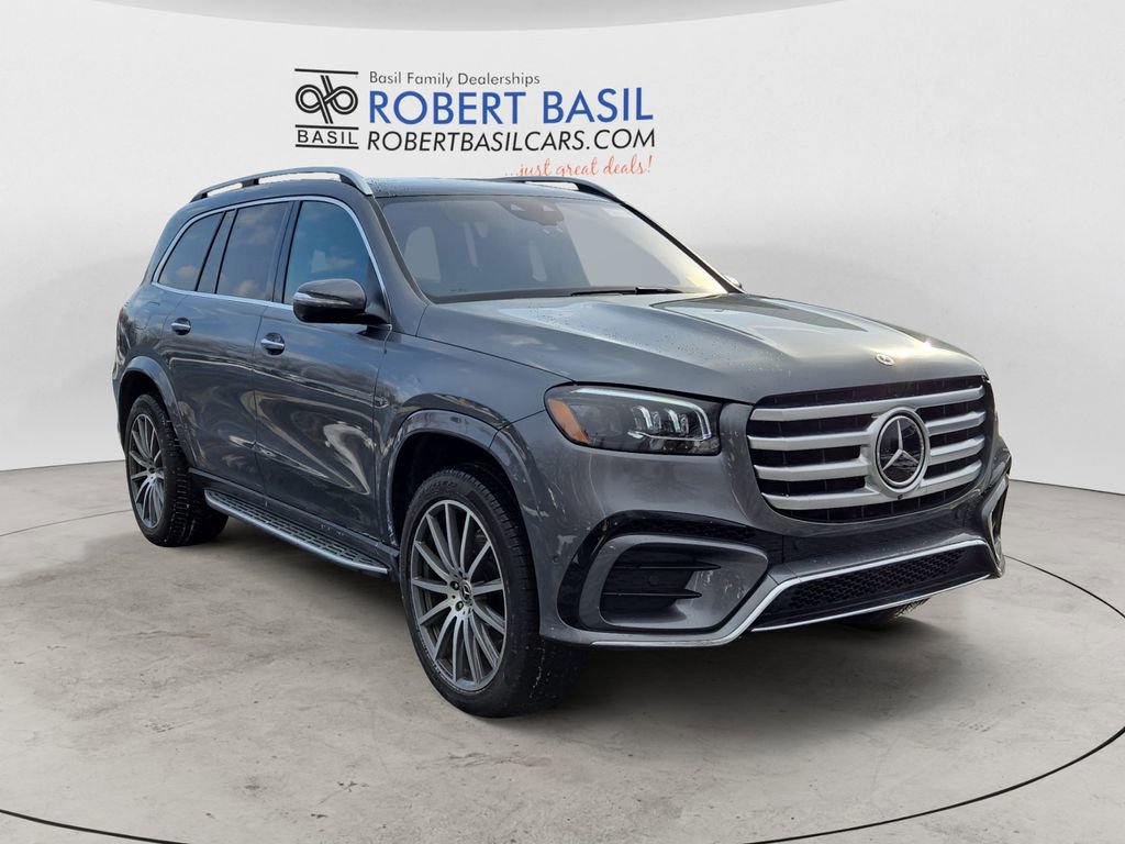 Used 2025 Mercedes-Benz GLS 580 4MATIC image 7