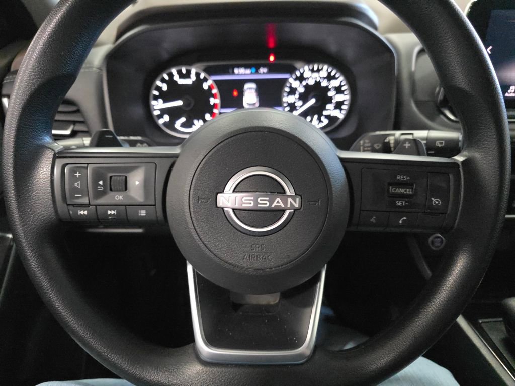 Used 2023 Nissan Rogue S AWD/4WD image 15