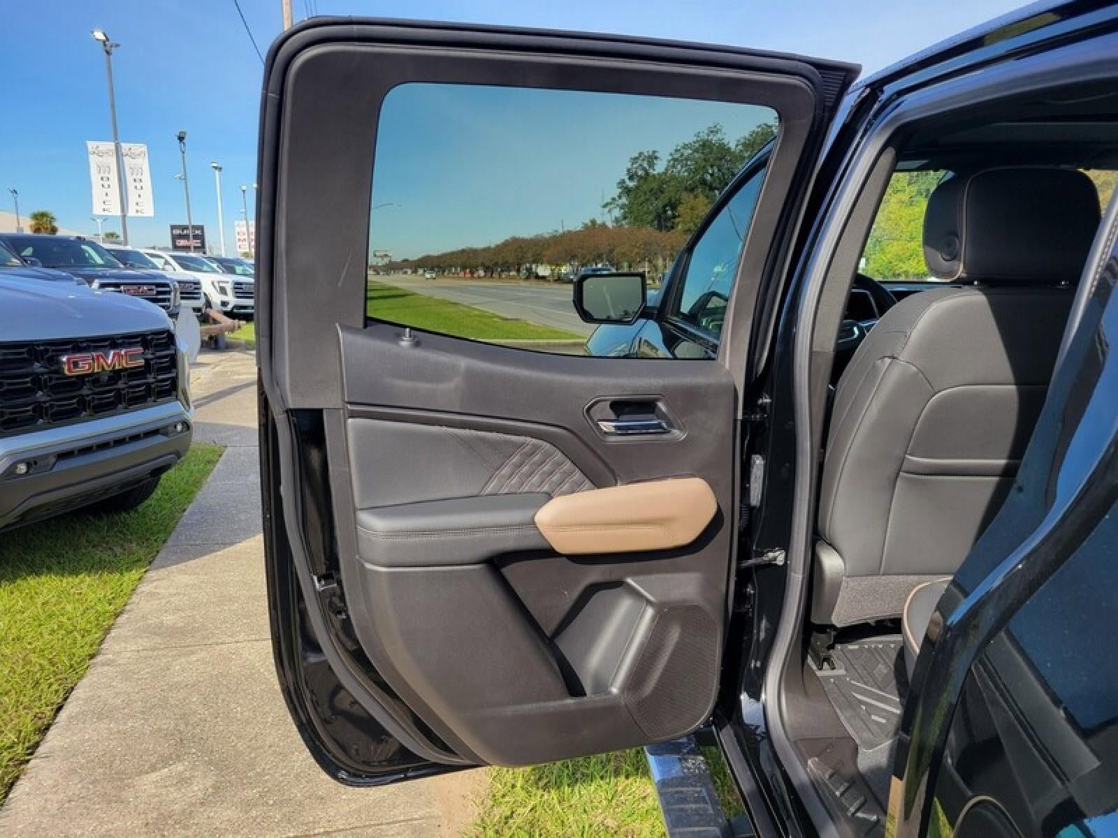 New 2026 GMC Canyon Denali AWD/4WD image 24