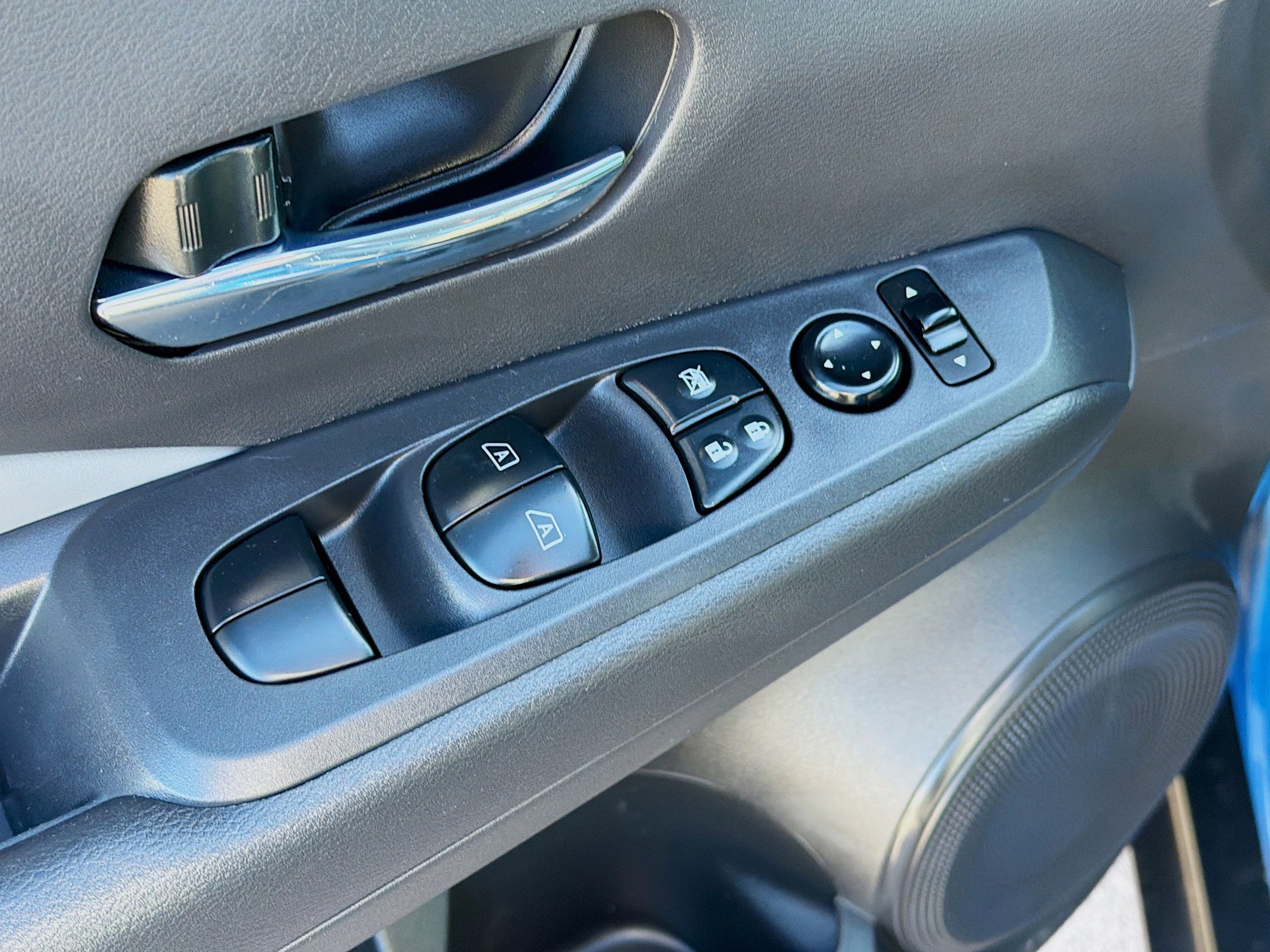 Used 2021 Nissan Kicks SR w/ SR Premium Package image 22