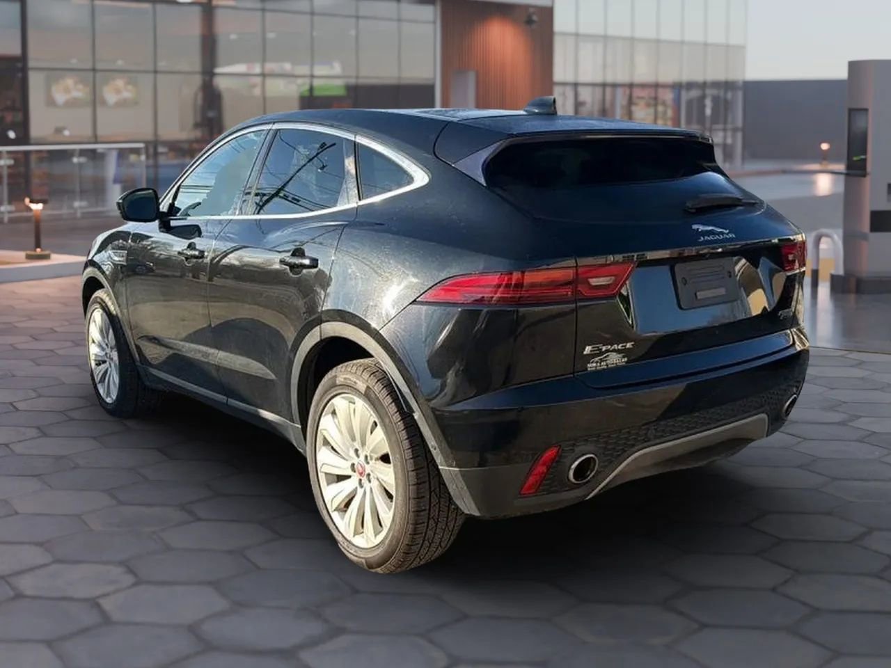Used 2018 Jaguar E-PACE SE AWD/4WD image 8