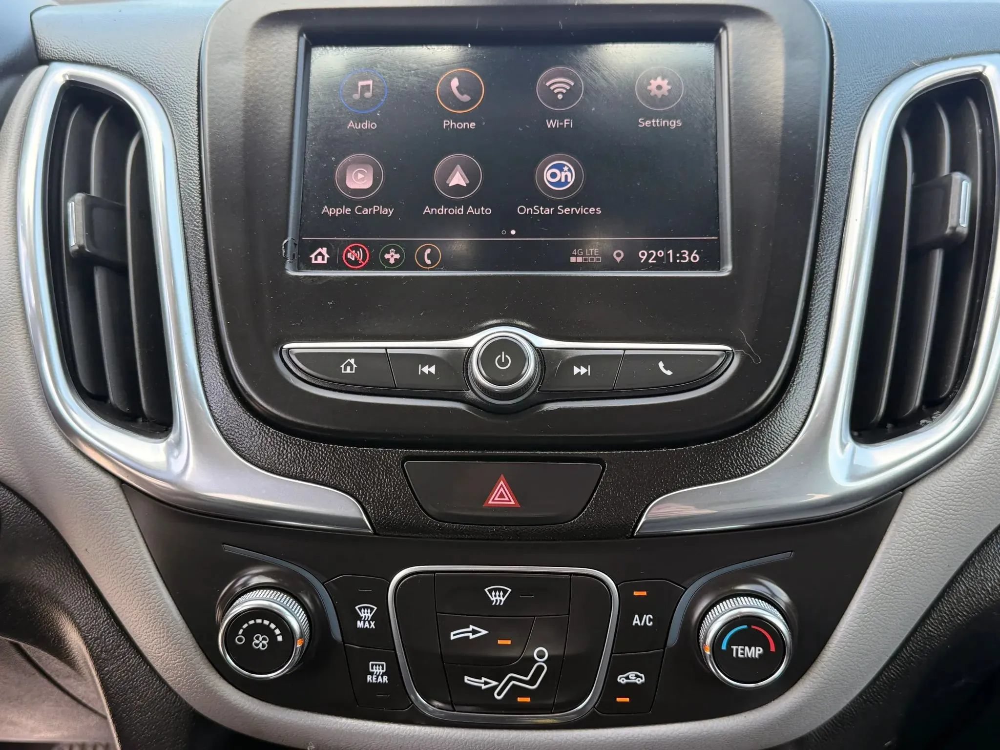Used 2020 Chevrolet Equinox LT FWD image 25