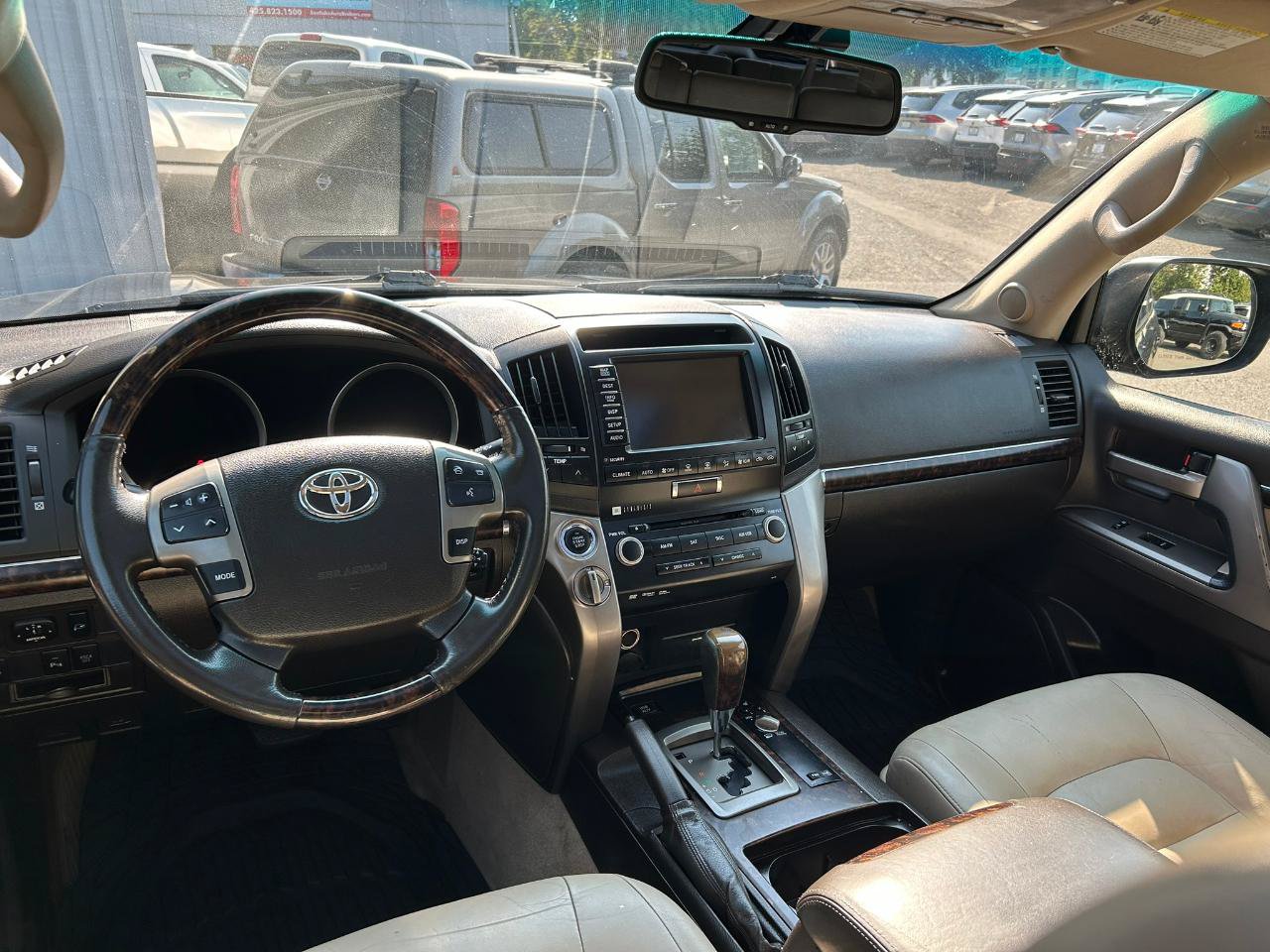Used 2011 Toyota Land Cruiser w/ Upgrade Pkg AWD/4WD image 18