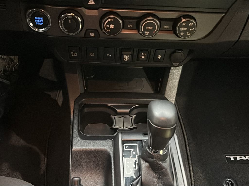 Used 2019 Toyota Tacoma TRD Off-Road w/ Technology Package AWD/4WD image 31