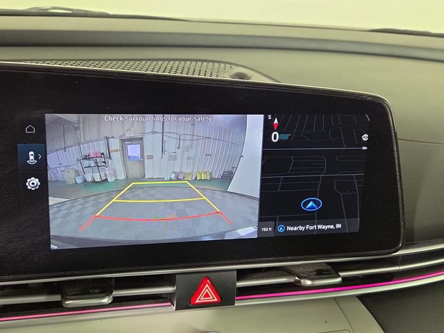Used 2025 Hyundai Elantra Limited FWD image 18