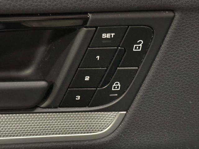 Used 2025 Porsche Cayenne AWD/4WD image 9