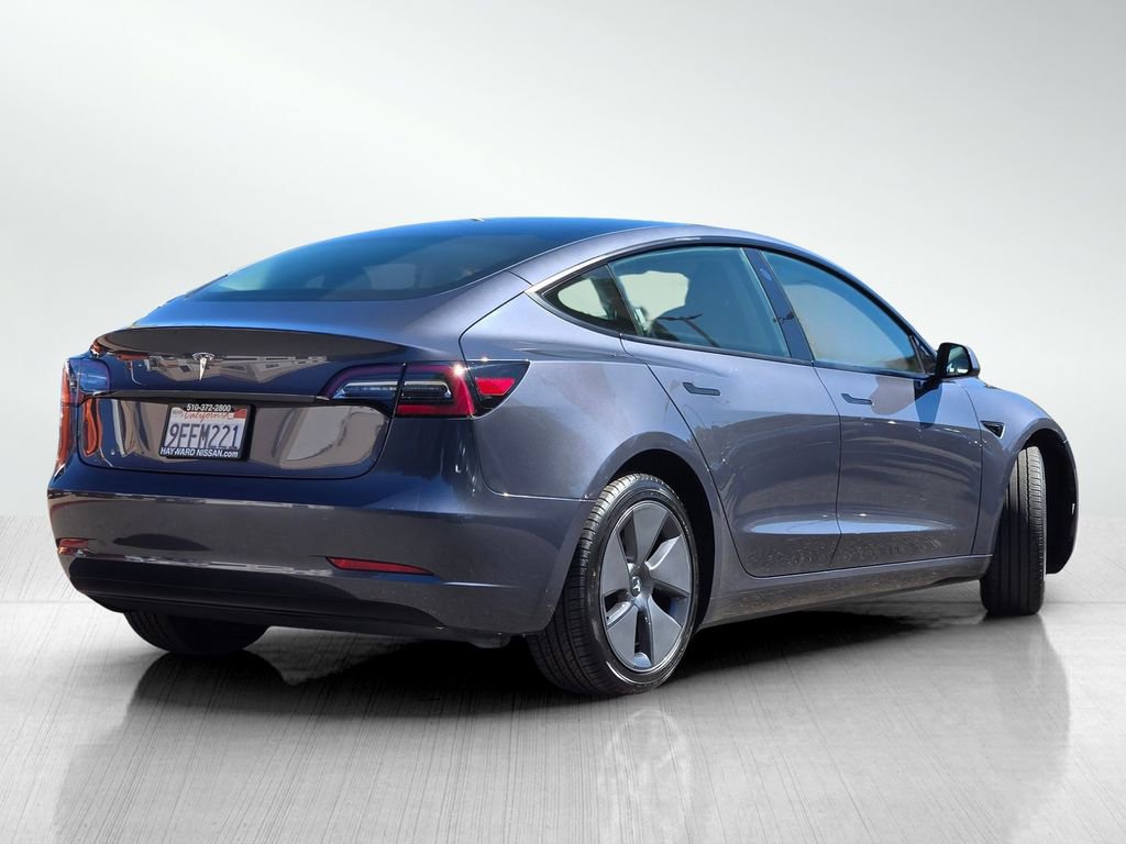 Used 2023 Tesla Model 3 Standard Range image 4