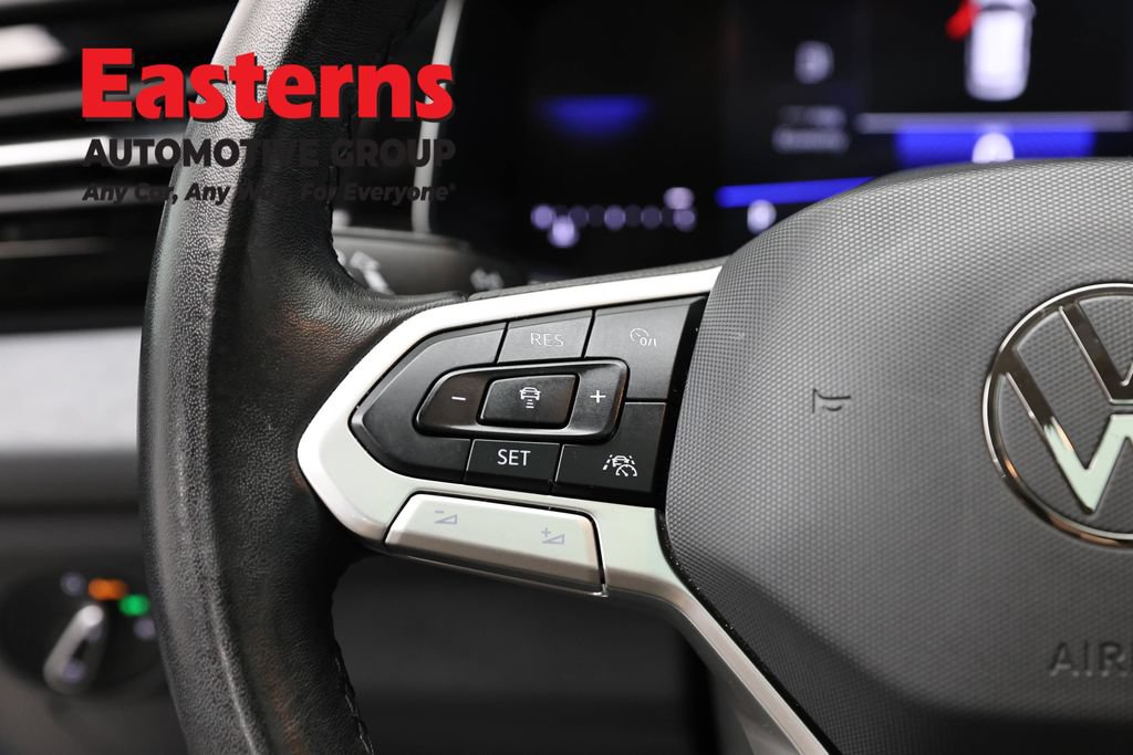 Used 2025 Volkswagen Jetta SE FWD image 16