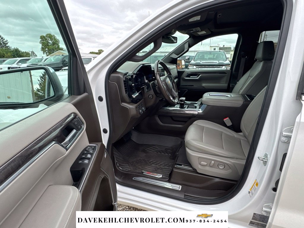 Used 2022 Chevrolet Silverado 1500 LTZ w/ LTZ Premium Package AWD/4WD image 19