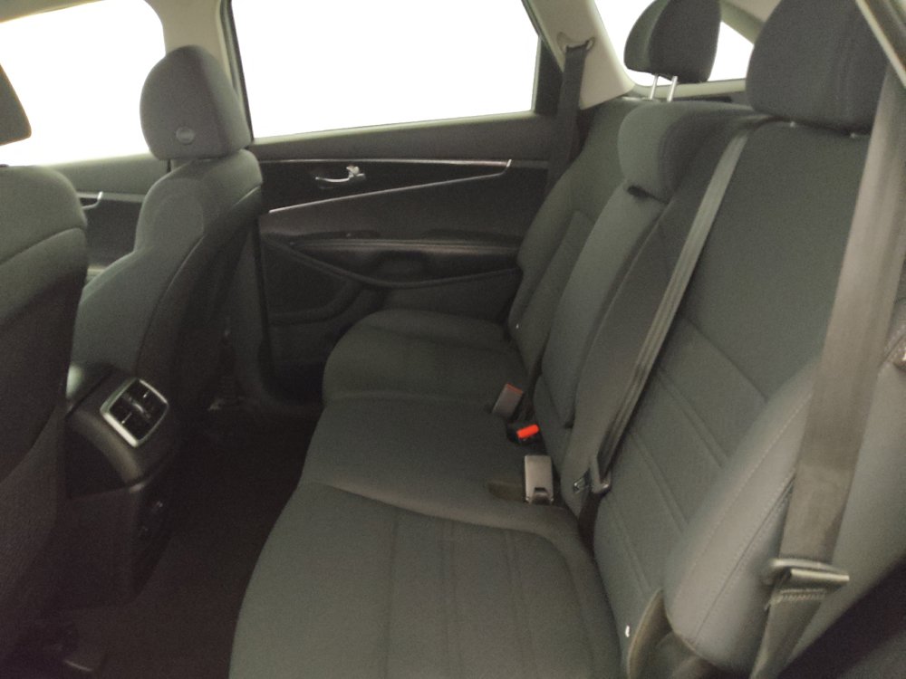Used 2019 Kia Sorento FWD image 18