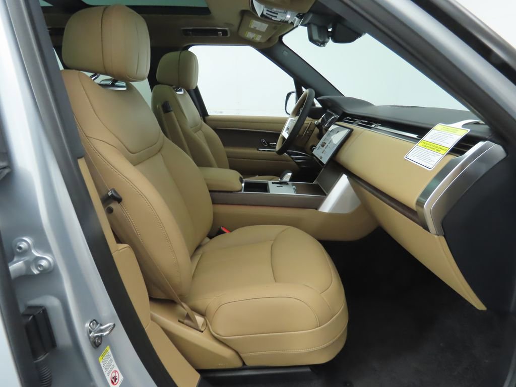 New 2025 Land Rover Range Rover SE image 22