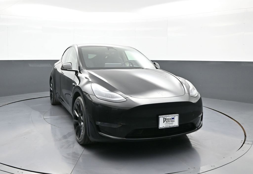 Used 2023 Tesla Model Y Long Range image 3