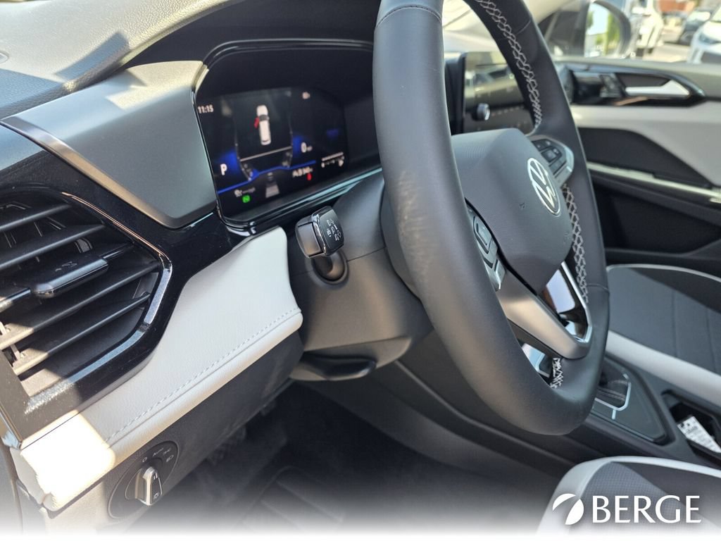 New 2026 Volkswagen Taos S FWD image 17