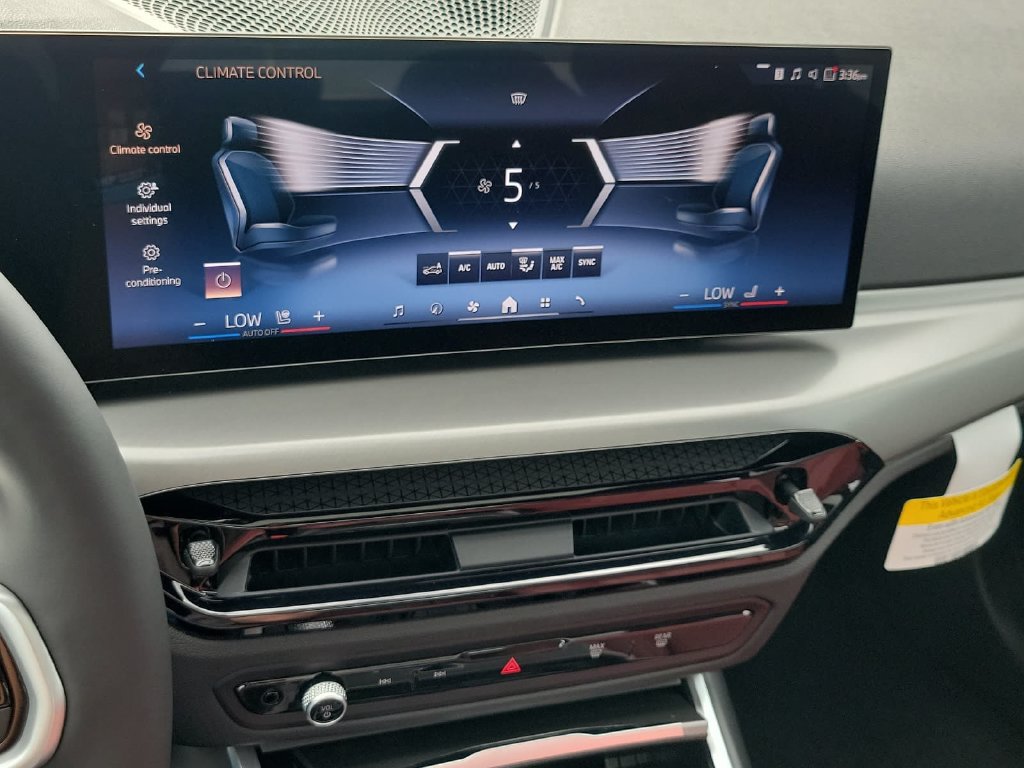 New 2026 BMW 330i Sedan w/ M Sport Package RWD image 12