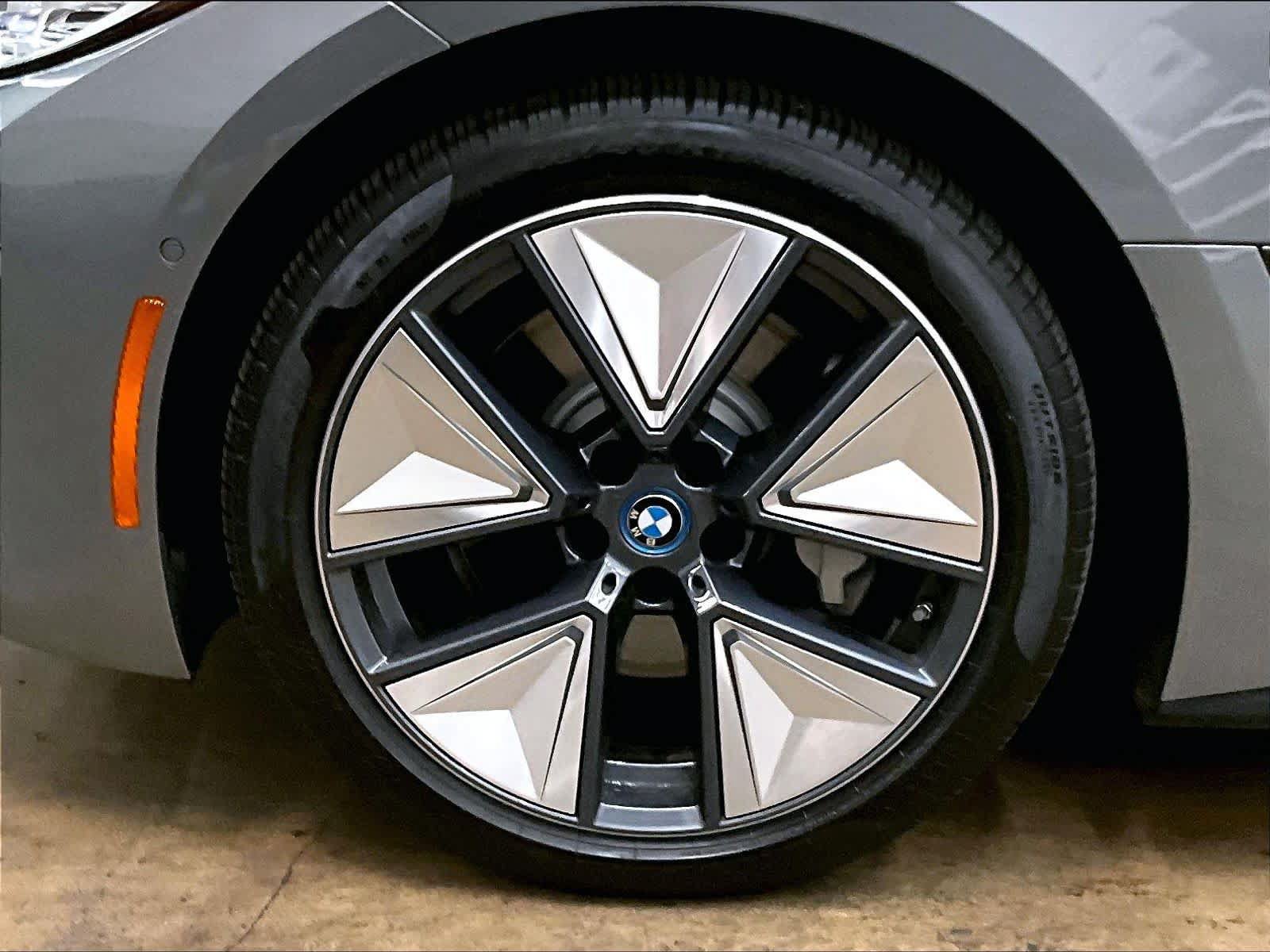 Used 2023 BMW i4 eDrive40 w/ Premium Package RWD image 13