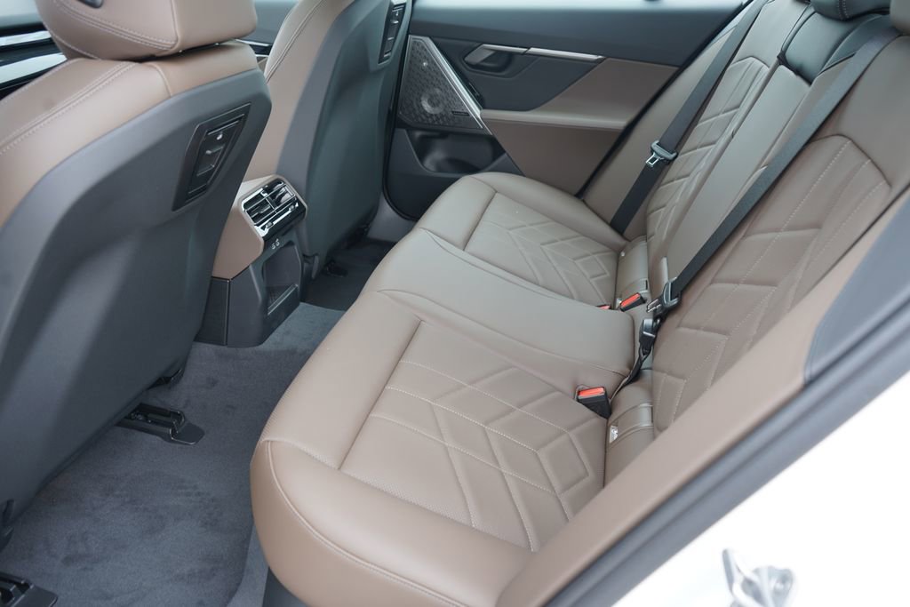 Used 2026 BMW i5 eDrive40 w/ Premium Package image 20