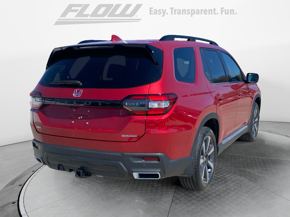 Certified 2025 Honda Pilot Touring image 9