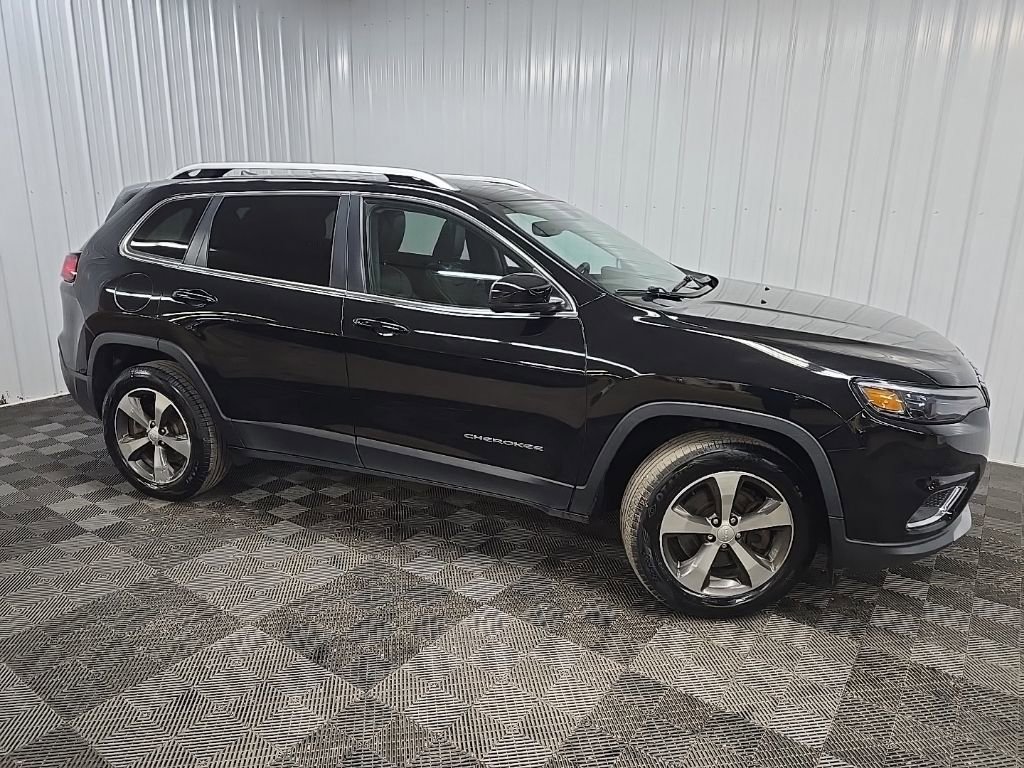 Used 2019 Jeep Cherokee Limited AWD/4WD image 1
