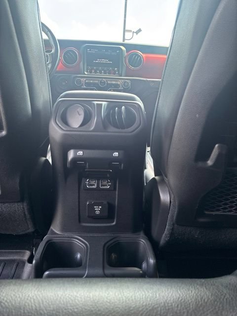 Used 2020 Jeep Gladiator Rubicon AWD/4WD image 9