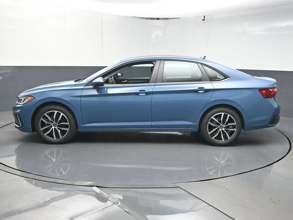 New 2026 Volkswagen Jetta SE FWD image 5