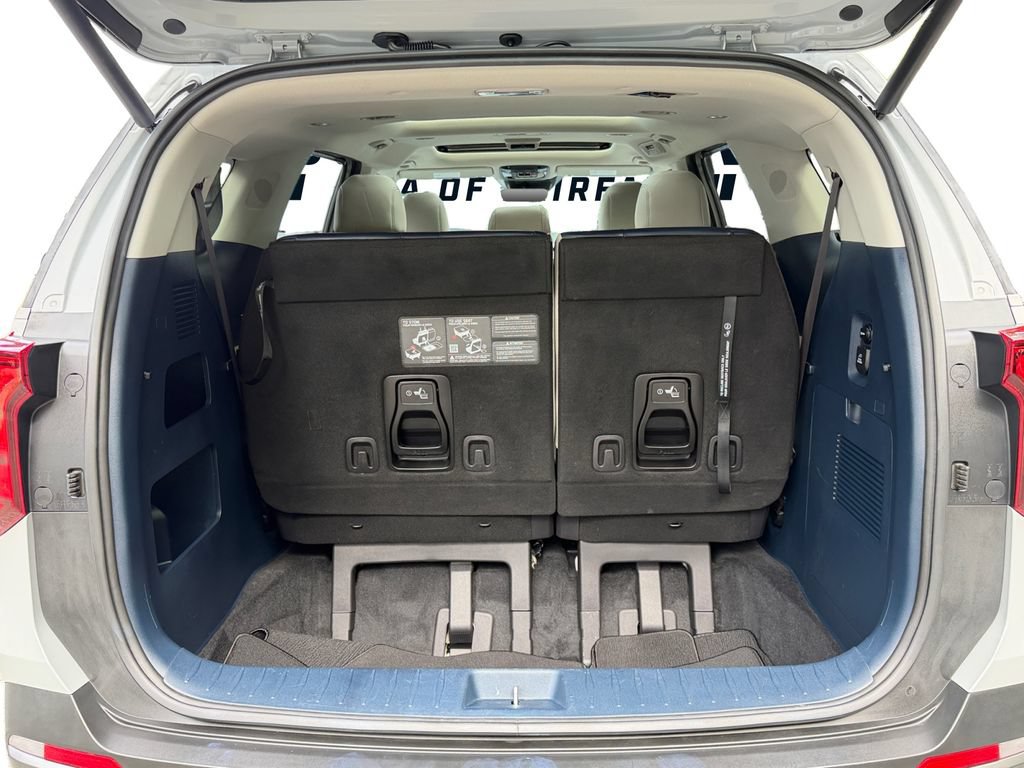 Certified 2025 Kia Carnival SX w/ SX Dark Edition Package FWD image 11