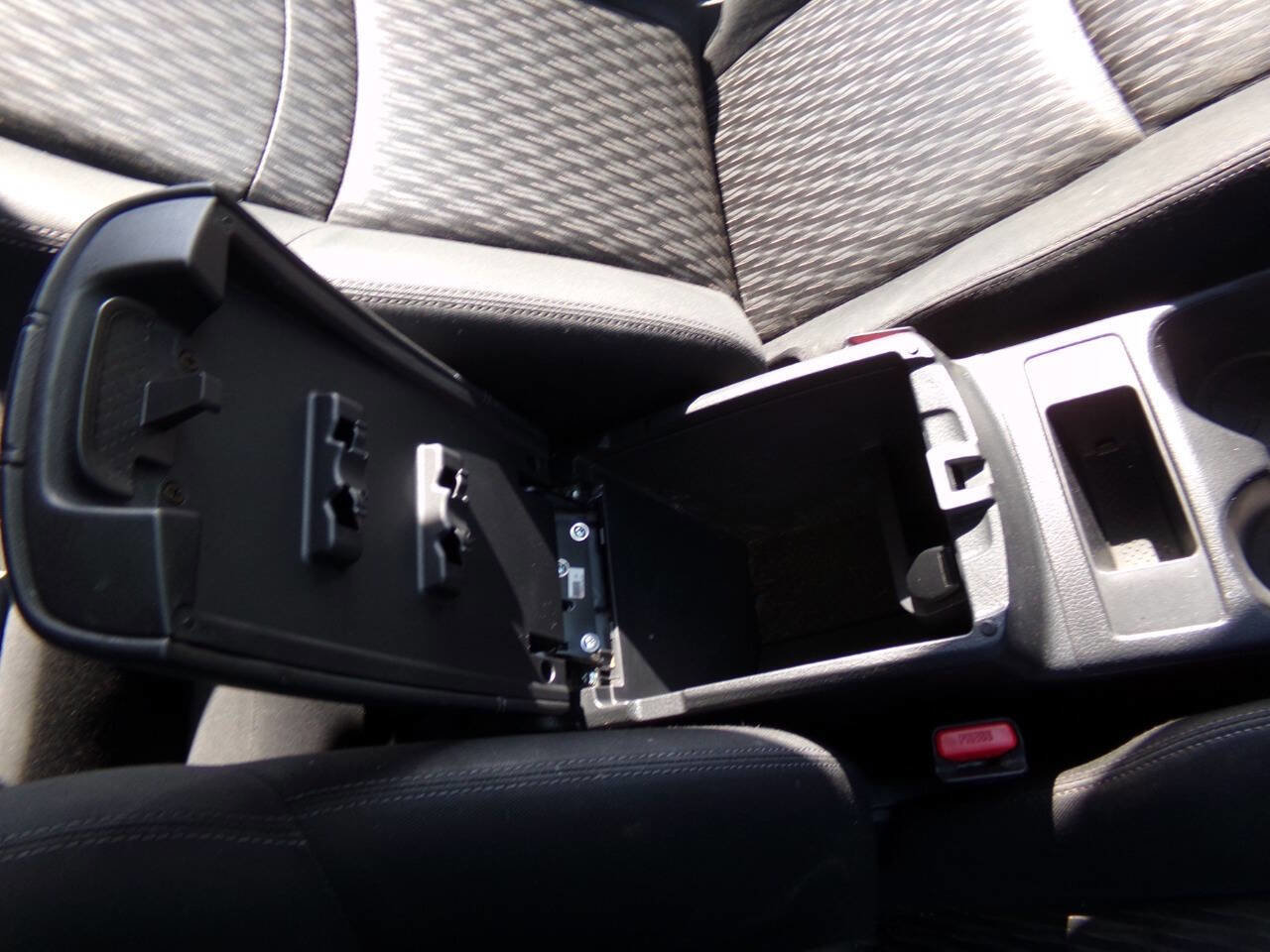 Used 2017 Nissan Rogue S image 30