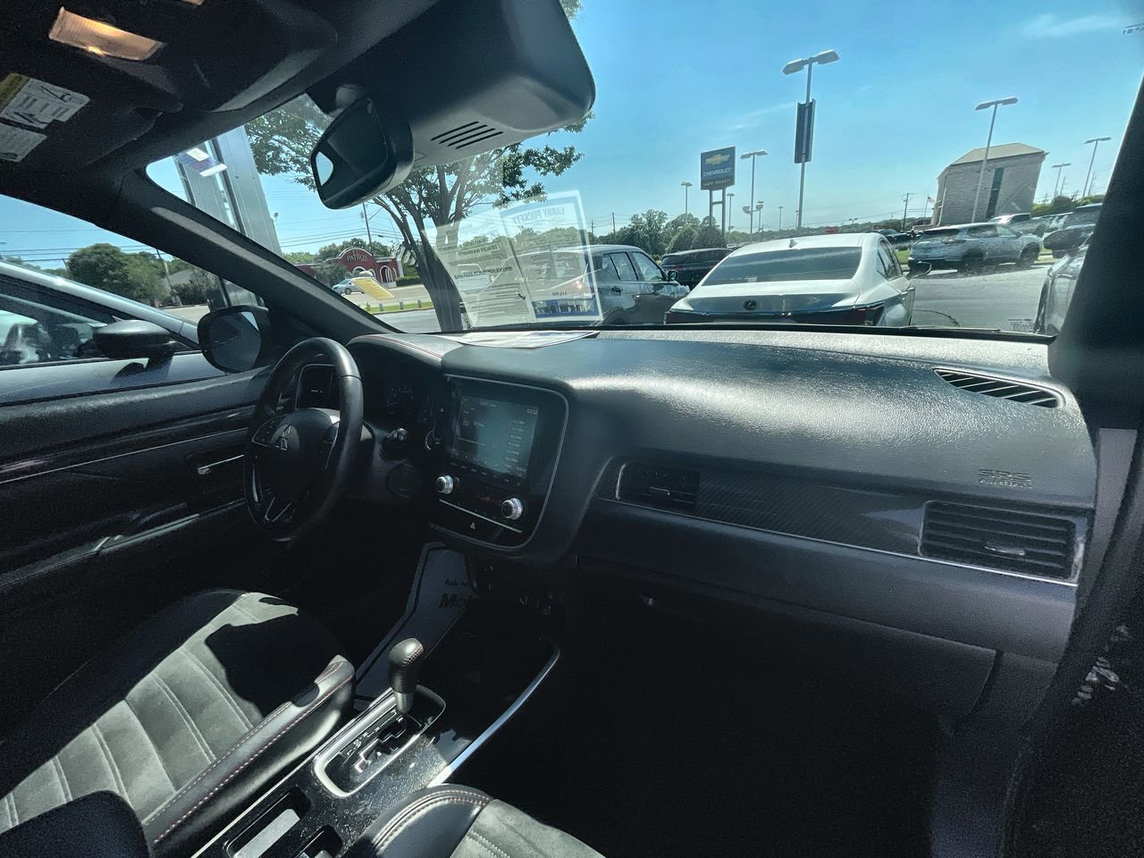 Used 2020 Mitsubishi Outlander LE FWD image 28