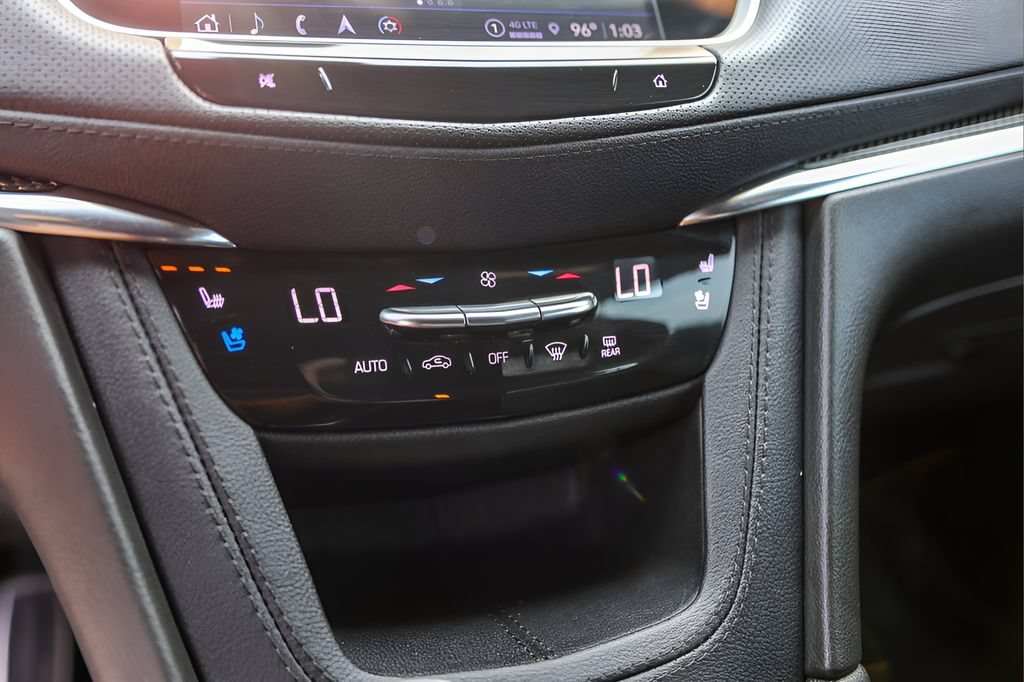 Used 2023 Cadillac XT5 Sportv w/ Technology Package AWD/4WD image 19