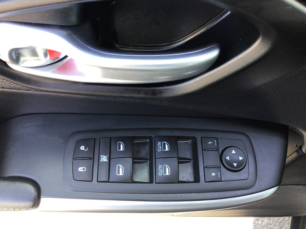 Used 2021 Jeep Cherokee Latitude Lux 80th Anniv w/ Quick Order Package 26U 80TH AWD/4WD image 6