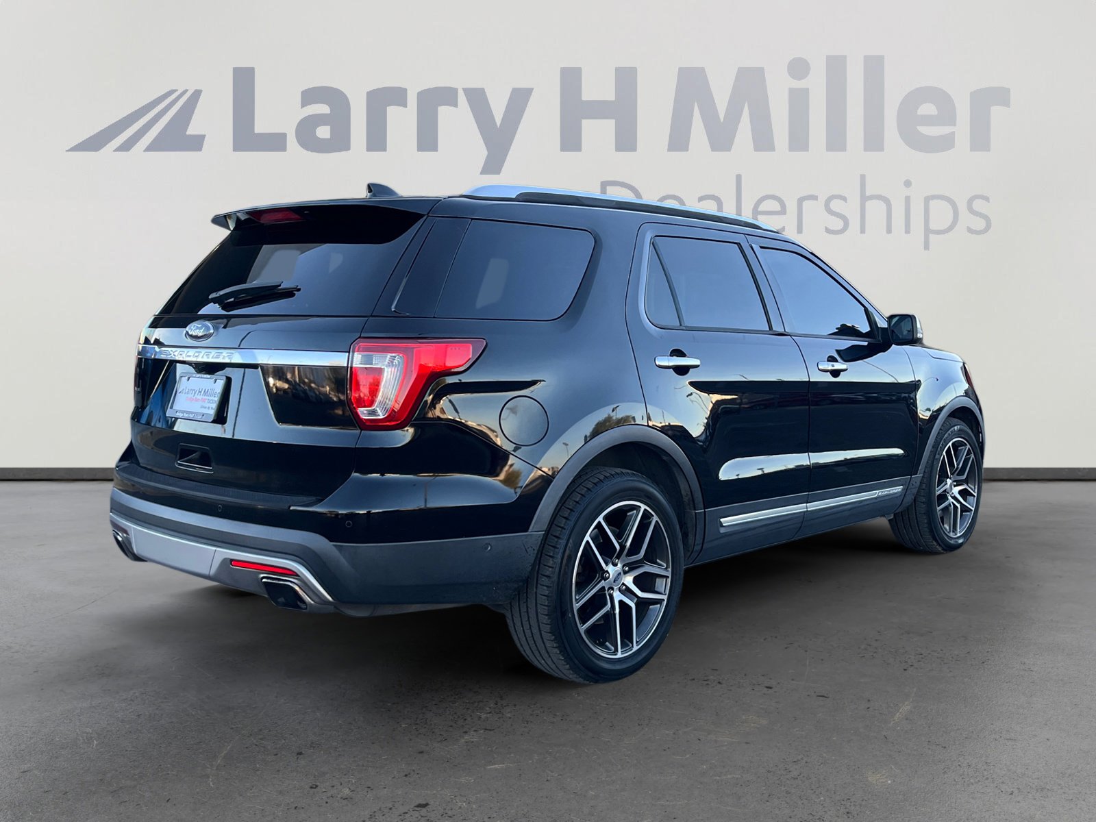 Used 2016 Ford Explorer Platinum image 5