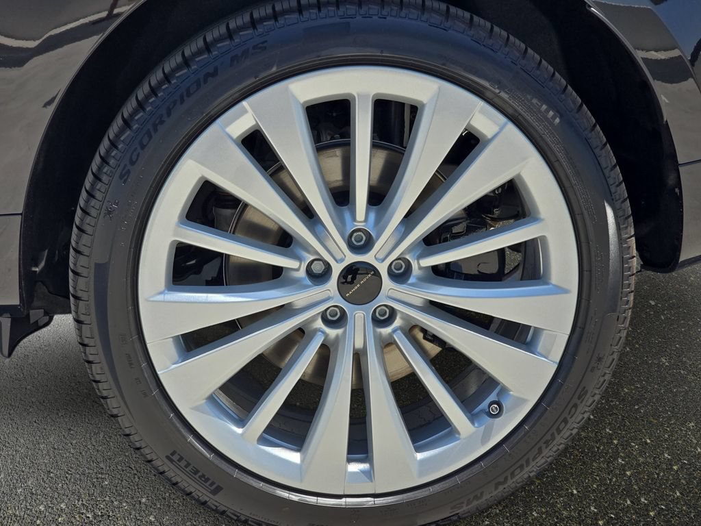 New 2026 Land Rover Range Rover Long Wheelbase SE AWD/4WD image 35