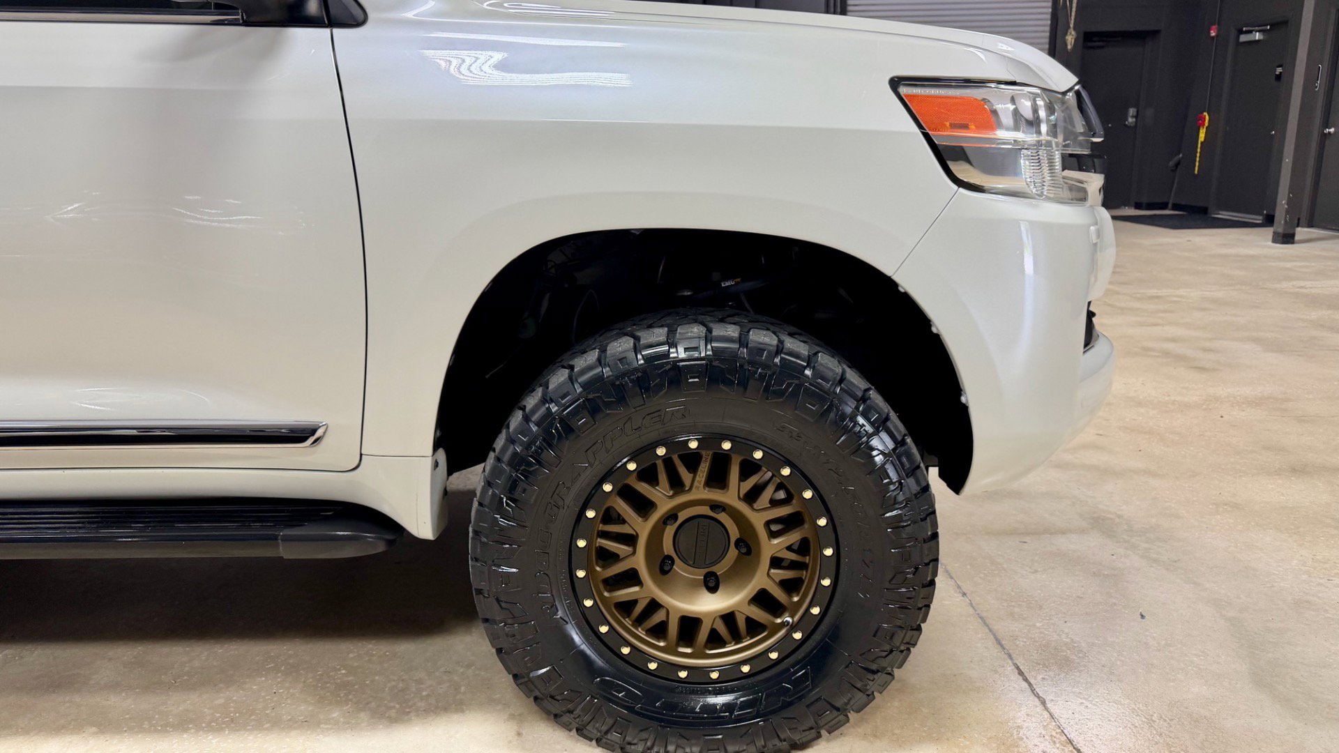 Used 2016 Toyota Land Cruiser AWD/4WD image 15