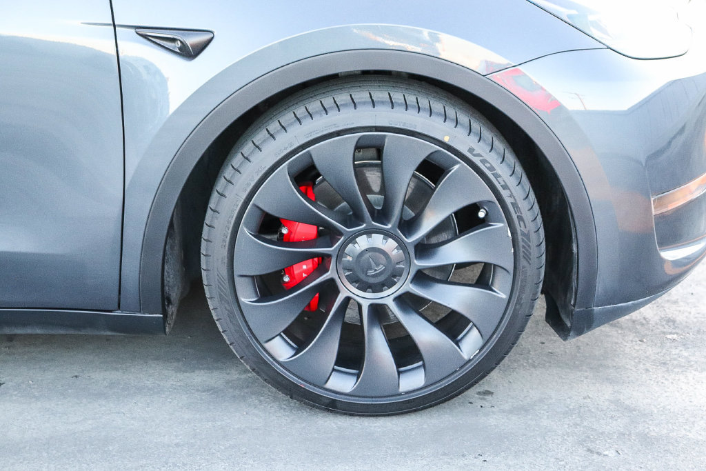 Used 2023 Tesla Model Y Performance AWD/4WD image 11