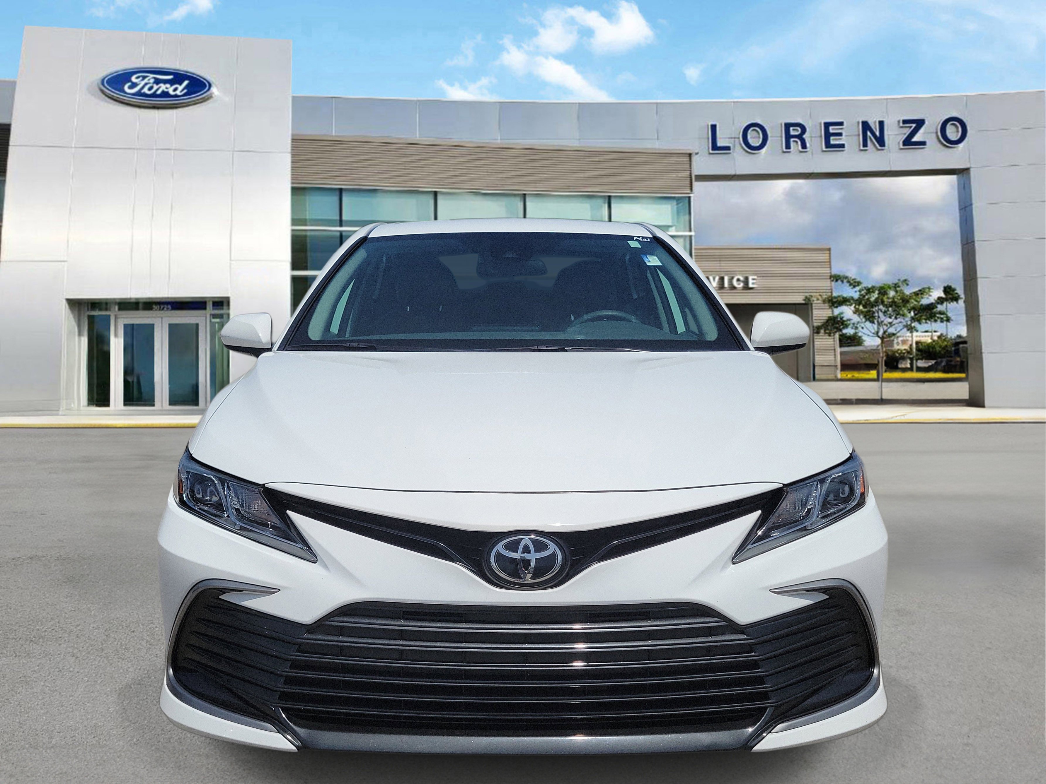 Used 2021 Toyota Camry LE FWD image 2