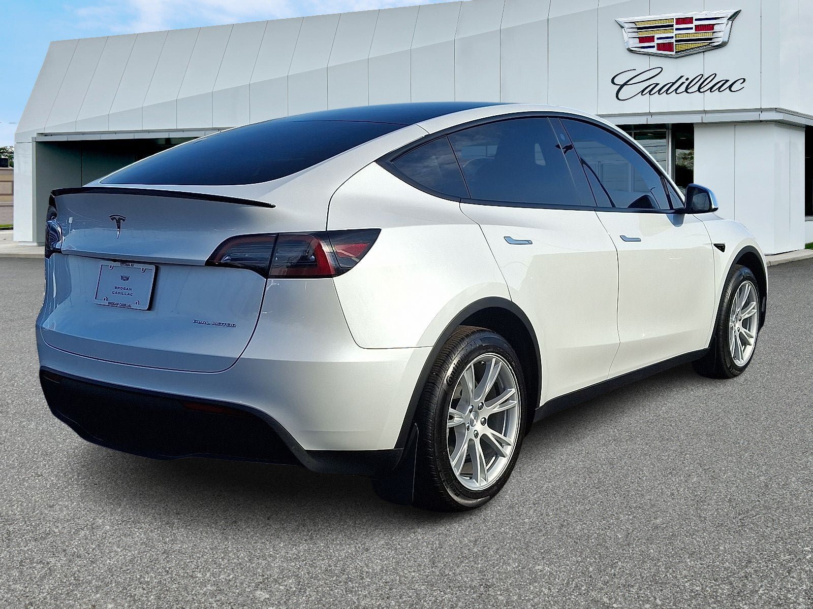 Used 2023 Tesla Model Y Long Range AWD/4WD image 6