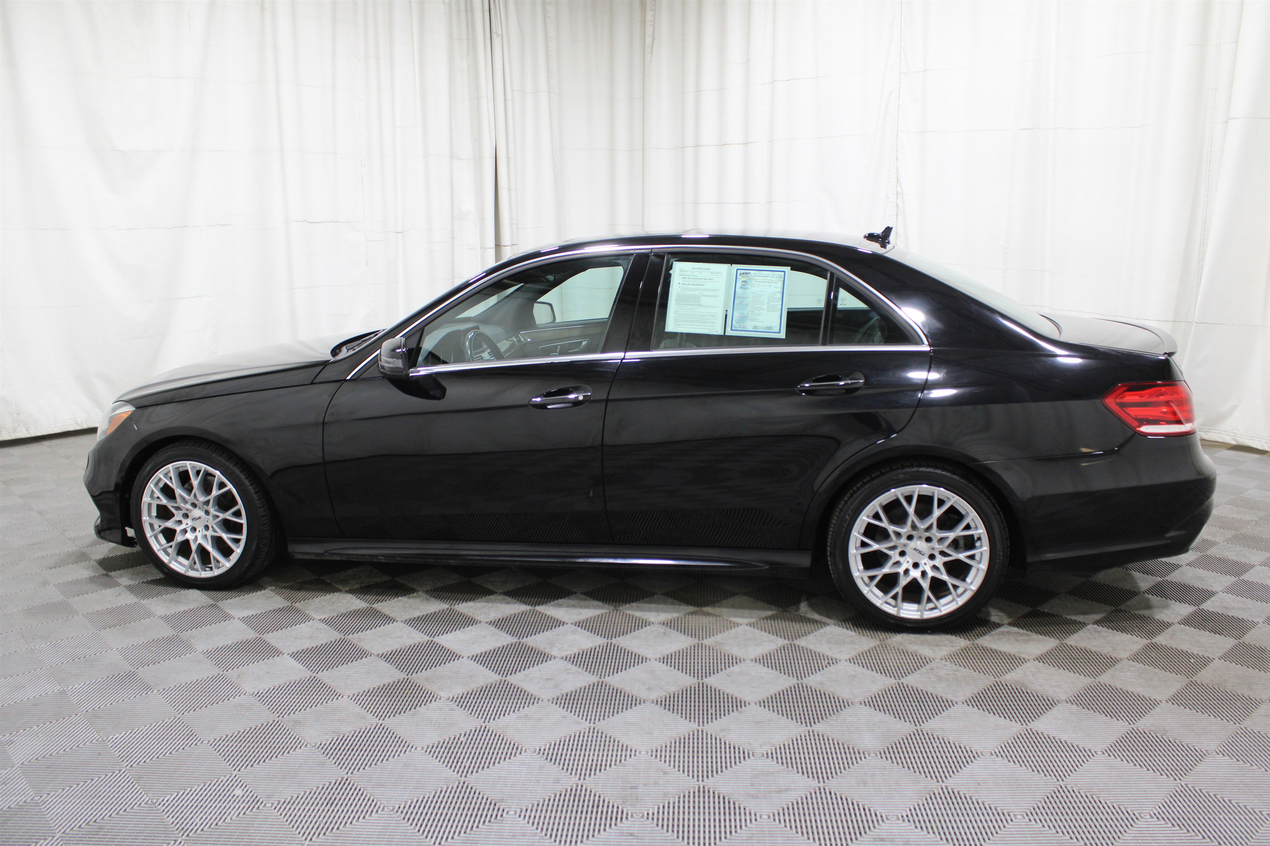 Used 2015 Mercedes-Benz E 350 4MATIC Sedan image 32