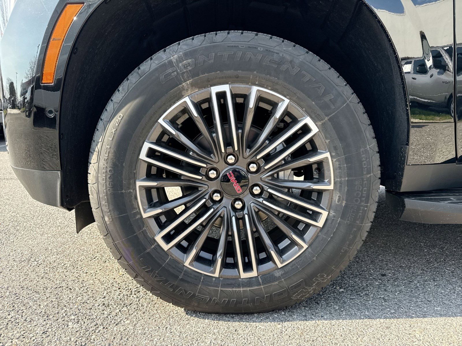 New 2026 GMC Yukon Elevation w/ Elevation Premium Package AWD/4WD image 12