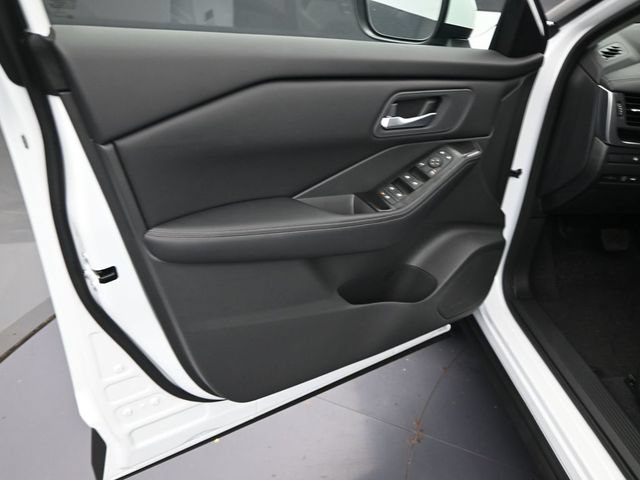 Used 2026 Nissan Rogue SV AWD/4WD image 26