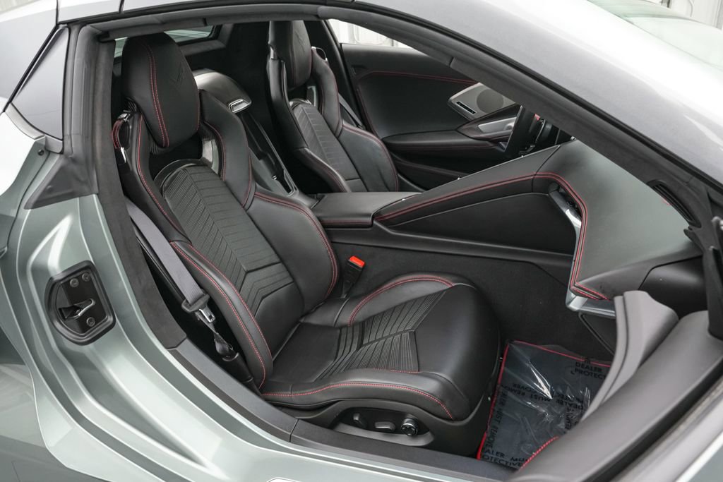 Used 2022 Chevrolet Corvette Stingray Premium Conv w/ Z51 Performance Package RWD image 37