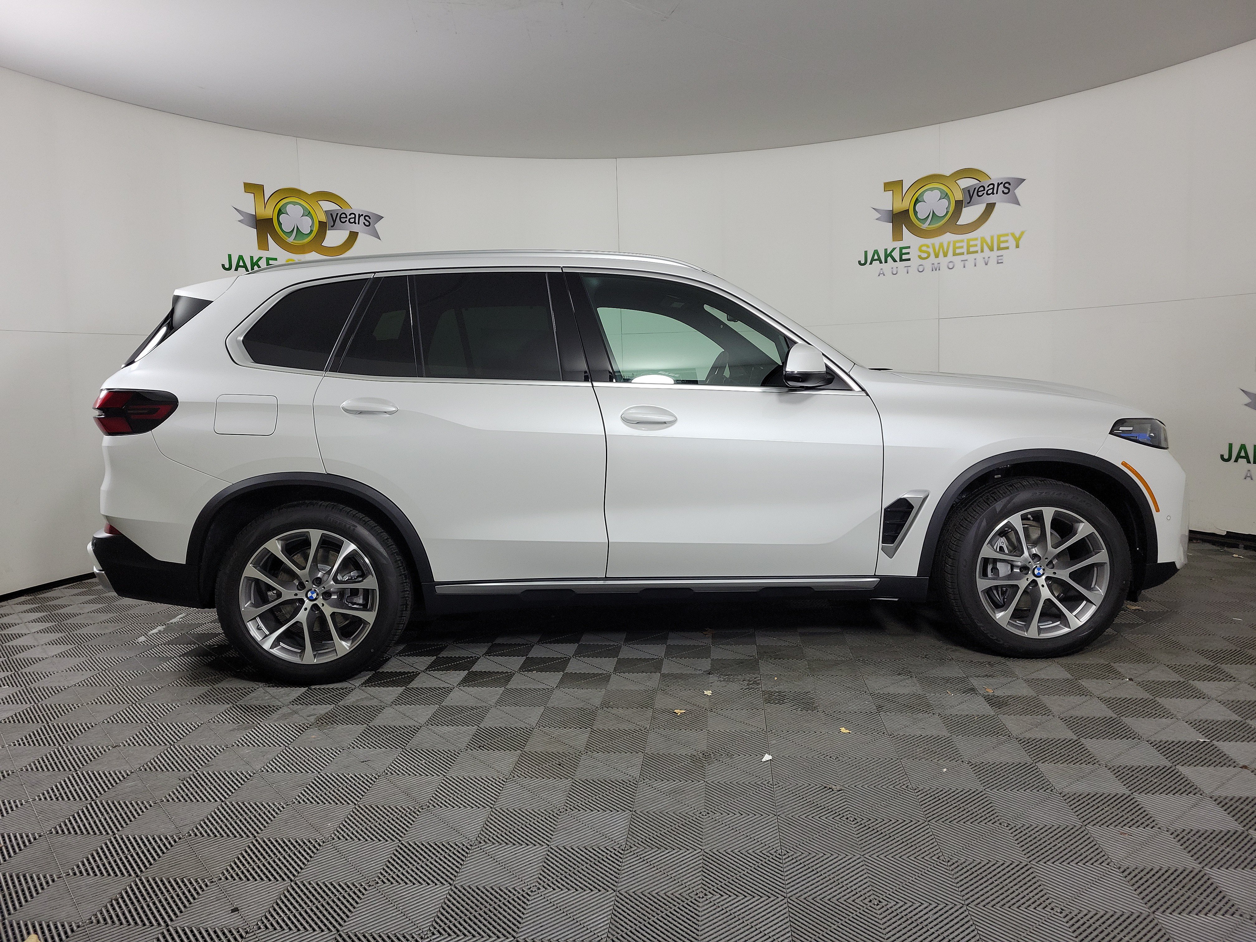 Certified 2026 BMW X5 xDrive40i w/ Climate Comfort Package AWD/4WD image 8