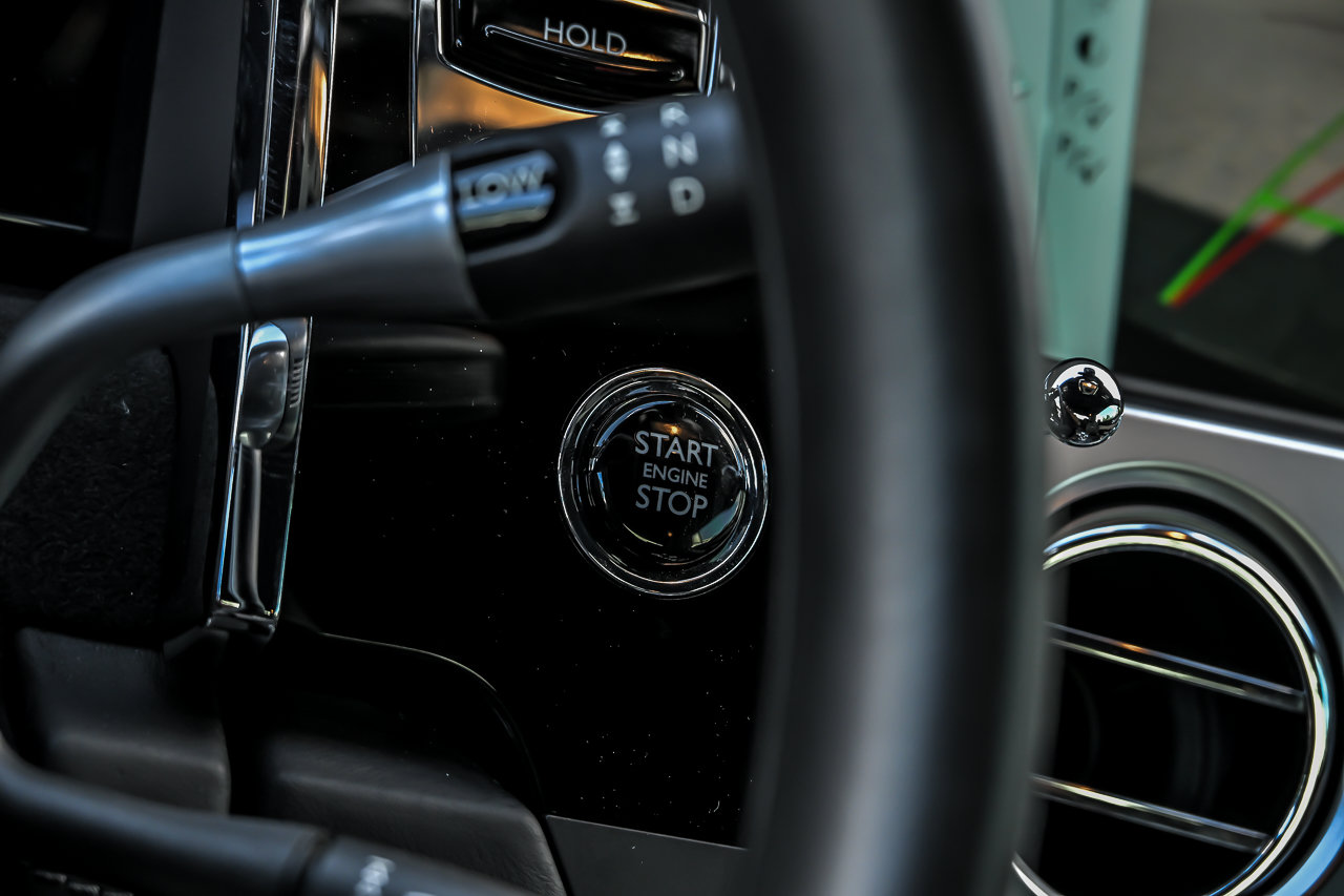 Used 2015 Rolls-Royce Wraith RWD image 31