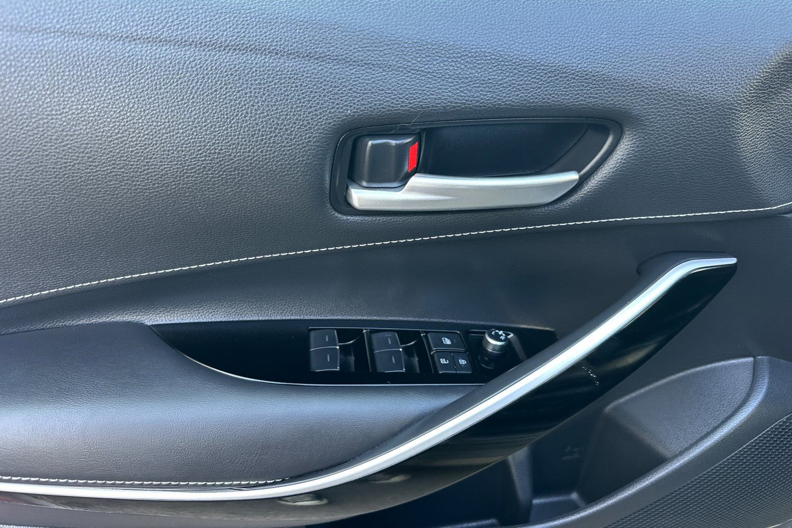 Certified 2019 Toyota Corolla XSE FWD image 12