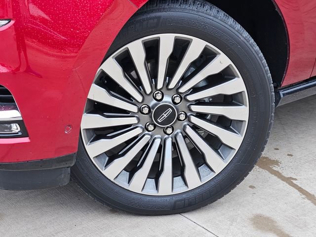 Used 2019 Lincoln Navigator Reserve AWD/4WD image 4