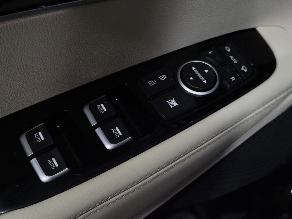 Used 2018 Kia Sorento SX image 27