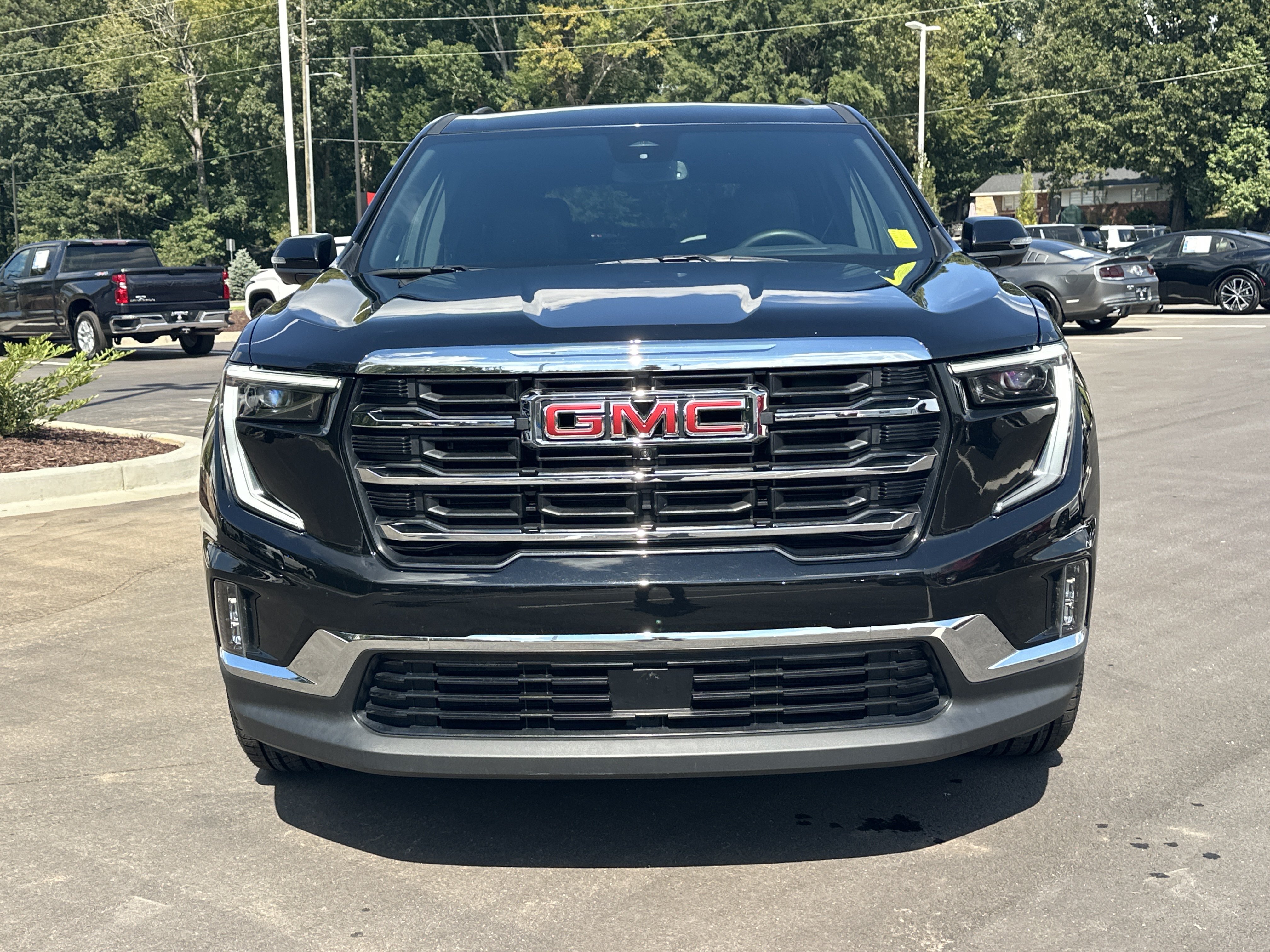 Used 2024 GMC Acadia Elevation FWD image 3