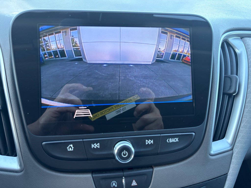 Used 2020 Chevrolet Malibu LS FWD image 21
