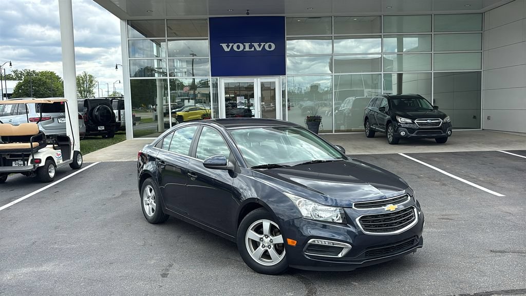 Used 2015 Chevrolet Cruze LT FWD image 2