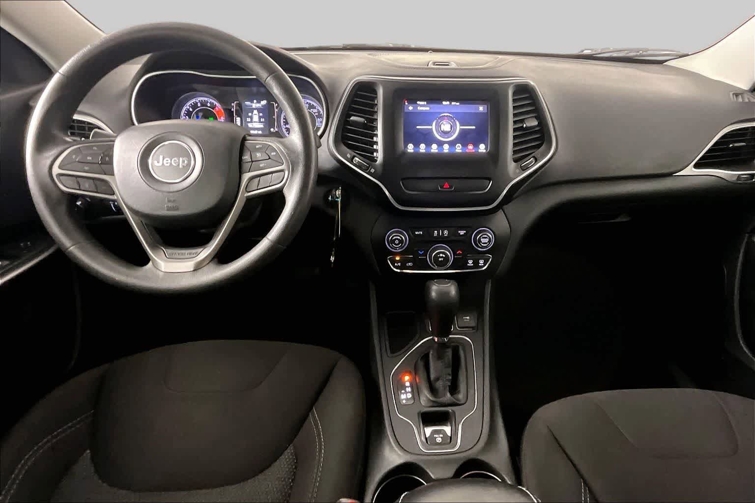 Used 2019 Jeep Cherokee Latitude w/ Popular Appearance Group FWD image 15