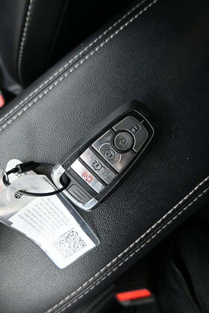 Used 2025 Ford Escape Platinum image 11